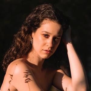 Meet your Posher, Béatrice